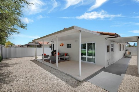 Casa en alquiler en Hialeah, Florida, 3 dormitorios, 167.22 m2 № 2010601 - foto 30