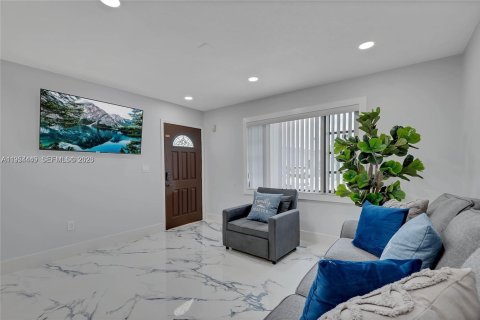 Casa en alquiler en Hialeah, Florida, 3 dormitorios, 167.22 m2 № 2010601 - foto 4