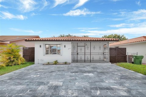 Casa en alquiler en Hialeah, Florida, 3 dormitorios, 167.22 m2 № 2010601 - foto 28