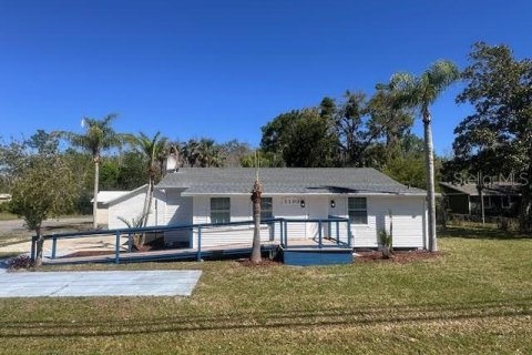 Propiedad comercial en alquiler en Bunnell, Florida, 107.49 m2 № 1587438 - foto 1