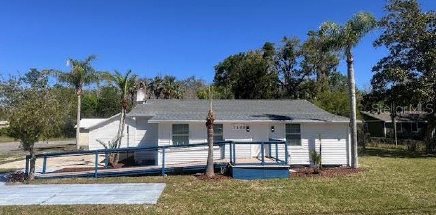 Propiedad comercial en Bunnell, Florida 107.49 m2 № 1587438
