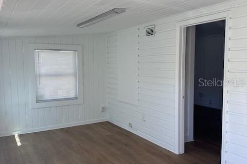 Propiedad comercial en alquiler en Bunnell, Florida, 107.49 m2 № 1587438 - foto 8