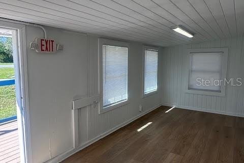 Propiedad comercial en alquiler en Bunnell, Florida, 107.49 m2 № 1587438 - foto 9