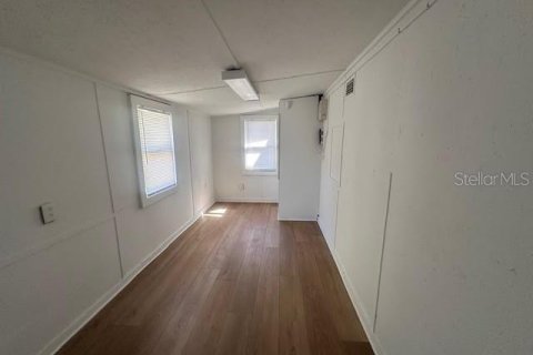 Propiedad comercial en alquiler en Bunnell, Florida, 107.49 m2 № 1587438 - foto 21