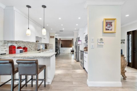 Casa en venta en Miami Lakes, Florida, 5 dormitorios, 218.97 m2 № 1958456 - foto 12