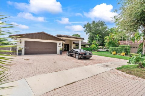 Casa en venta en Miami Lakes, Florida, 5 dormitorios, 218.97 m2 № 1958456 - foto 2