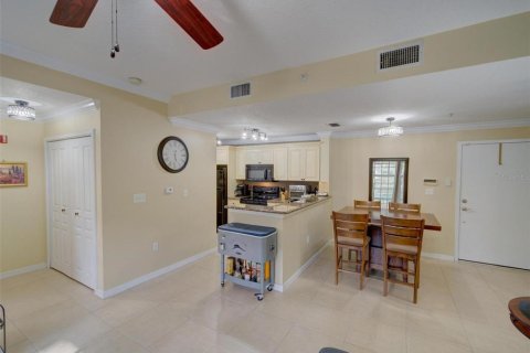 Купить кондоминиум в Киссимми, Флорида 7 комнат, 91.97м2, № 1907559 - фото 18