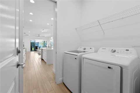 Villa ou maison à louer à Orlando, Floride: 3 chambres, 150.22 m2 № 2151064 - photo 8