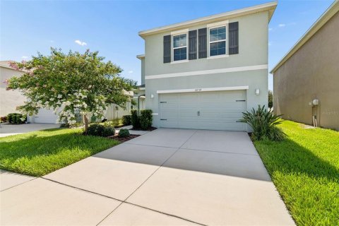 House in Wimauma, Florida 4 bedrooms, 215.9 sq.m. № 2224421 - photo 3