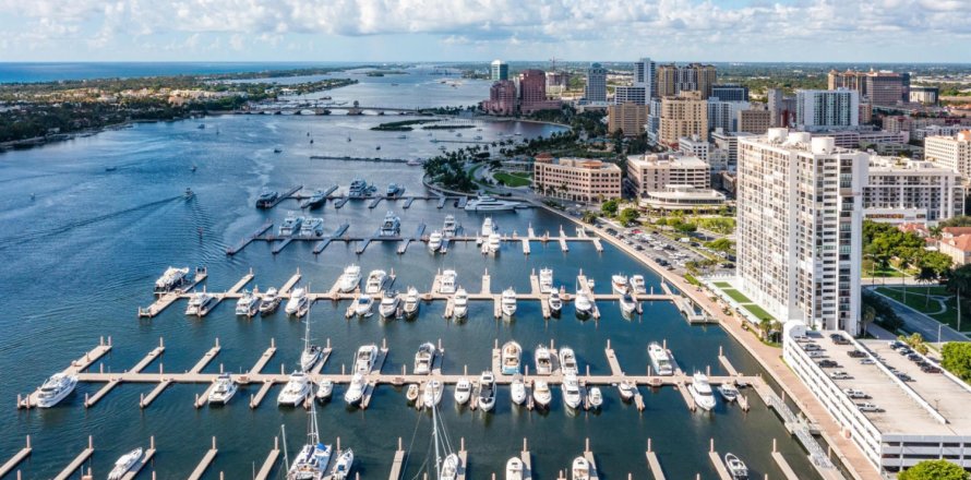 Condominio en West Palm Beach, Florida, 3 dormitorios № 754723