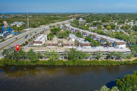 Condo in Tampa, Florida, 2 bedrooms № 2099258 - photo 4