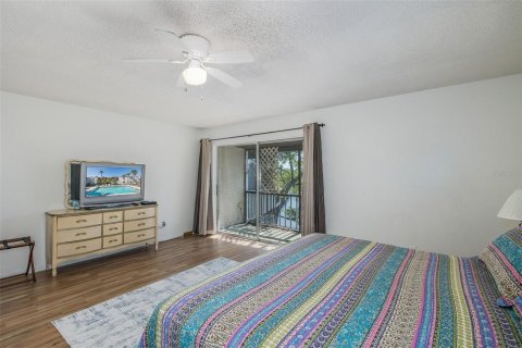 Condo in Tampa, Florida, 2 bedrooms № 2099258 - photo 19