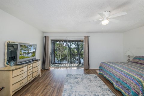 Condo in Tampa, Florida, 2 bedrooms № 2099258 - photo 18
