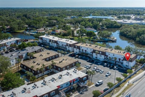 Condo in Tampa, Florida, 2 bedrooms № 2099258 - photo 3