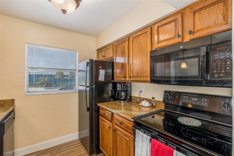 Condo in Tampa, Florida, 2 bedrooms № 2099258 - photo 7