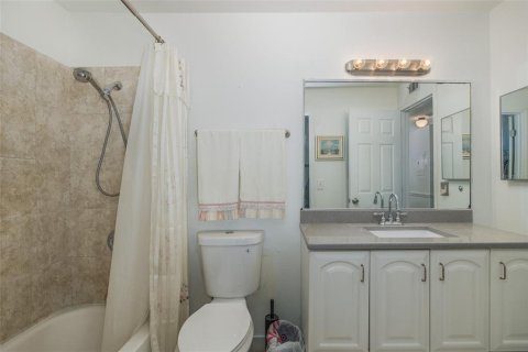 Condo in Tampa, Florida, 2 bedrooms № 2099258 - photo 25