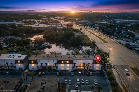 Condo in Tampa, Florida, 2 bedrooms № 2099258 - photo 2