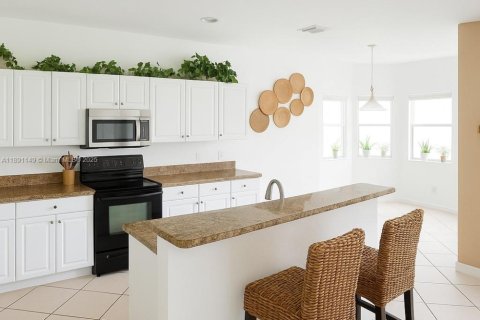 Villa ou maison à vendre à Homestead, Floride: 4 chambres, 284.1 m2 № 1948091 - photo 3