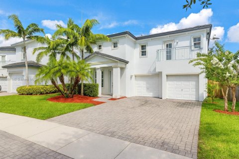 Villa ou maison à vendre à Homestead, Floride: 4 chambres, 284.1 m2 № 1948091 - photo 1