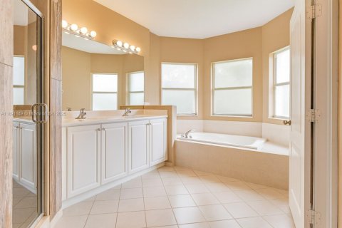 Villa ou maison à vendre à Homestead, Floride: 4 chambres, 284.1 m2 № 1948091 - photo 8