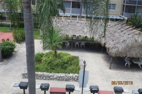 Copropriété à louer à Plantation, Floride: 2 chambres, 117.06 m2 № 2401546 - photo 5