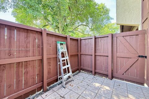 Copropriété à vendre à Miami, Floride: 2 chambres, 123.56 m2 № 2015896 - photo 23