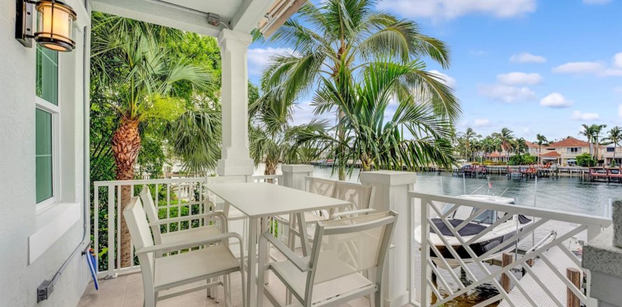 Condo in North Palm Beach, Florida, 3 bedrooms № 1207382
