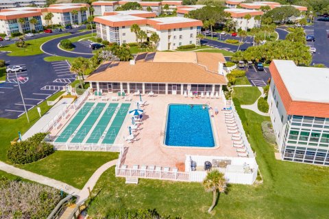 Condo in Indian River Shores, Florida, 1 bedroom № 2078222 - photo 28