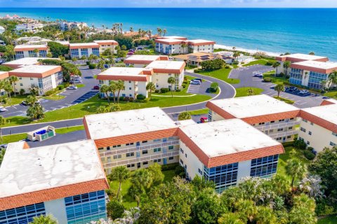 Condo in Indian River Shores, Florida, 1 bedroom № 2078222 - photo 24