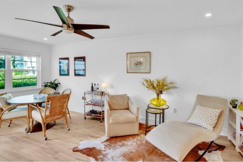 Condo in Indian River Shores, Florida, 1 bedroom № 2078222 - photo 11