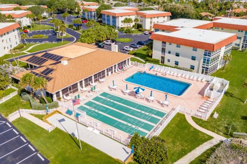 Condo in Indian River Shores, Florida, 1 bedroom № 2078222 - photo 27