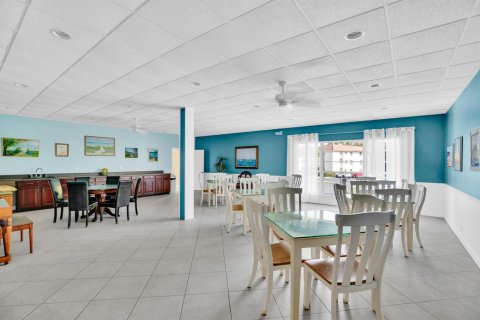 Condo in Indian River Shores, Florida, 1 bedroom № 2078222 - photo 29