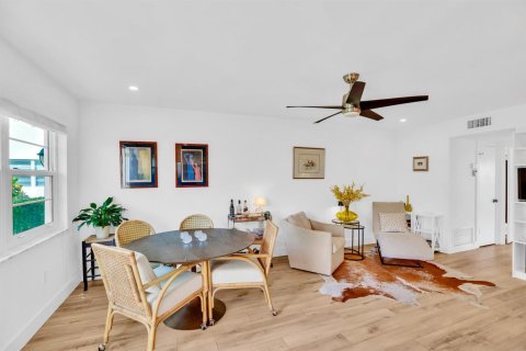 Condo in Indian River Shores, Florida, 1 bedroom № 2078222 - photo 4