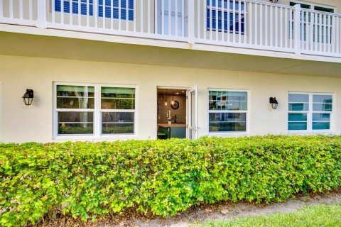 Condo in Indian River Shores, Florida, 1 bedroom № 2078222 - photo 22