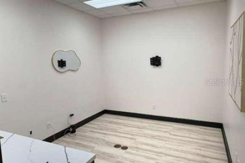 Propiedad comercial en alquiler en Tampa, Florida, 203.64 m2 № 2142657 - foto 19
