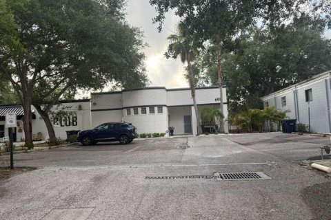 Propiedad comercial en alquiler en Tampa, Florida, 203.64 m2 № 2142657 - foto 2