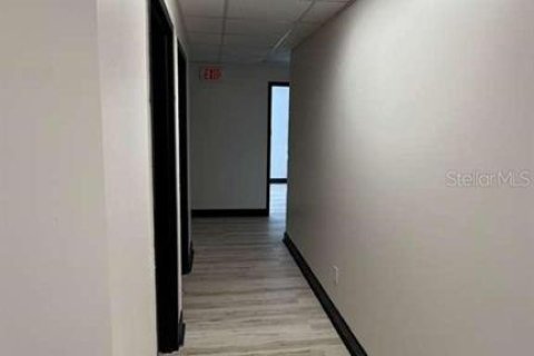Propiedad comercial en alquiler en Tampa, Florida, 203.64 m2 № 2142657 - foto 16
