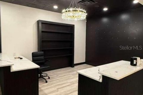 Propiedad comercial en alquiler en Tampa, Florida, 203.64 m2 № 2142657 - foto 7