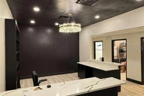 Propiedad comercial en alquiler en Tampa, Florida, 203.64 m2 № 2142657 - foto 8