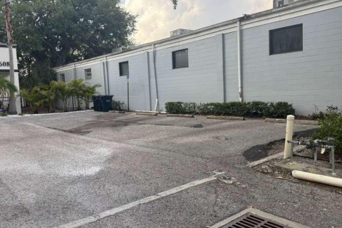 Propiedad comercial en alquiler en Tampa, Florida, 203.64 m2 № 2142657 - foto 30