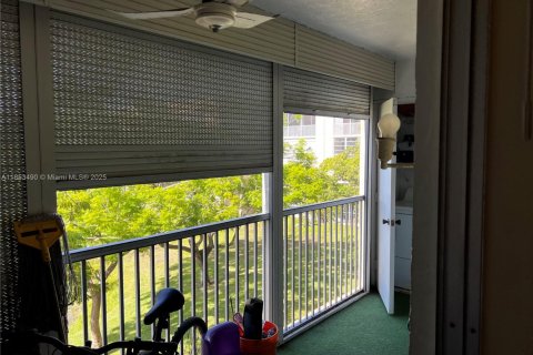 Copropriété à vendre à Lauderdale Lakes, Floride: 2 chambres № 2089059 - photo 12