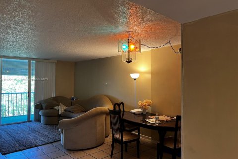 Copropriété à vendre à Lauderdale Lakes, Floride: 2 chambres № 2089059 - photo 11
