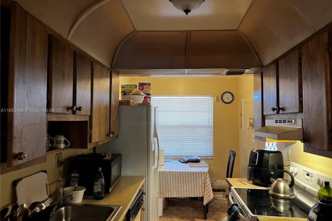 Copropriété à vendre à Lauderdale Lakes, Floride: 2 chambres № 2089059 - photo 8