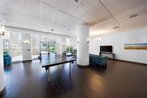 Condo in Hollywood, Florida, 1 bedroom  № 1956416 - photo 25