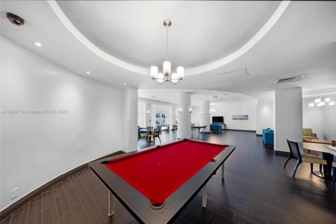 Condo in Hollywood, Florida, 1 bedroom  № 1956416 - photo 26