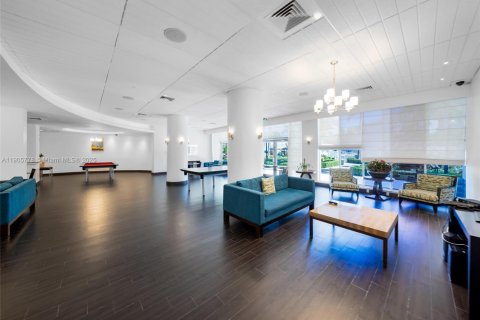 Condo in Hollywood, Florida, 1 bedroom  № 1956416 - photo 24
