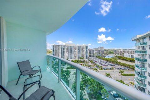 Condo in Hollywood, Florida, 1 bedroom  № 1956416 - photo 19