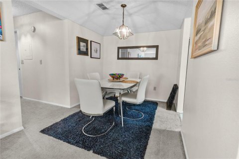 Copropriété à vendre à Tampa, Floride: 2 chambres, 98.48 m2 № 2206467 - photo 10