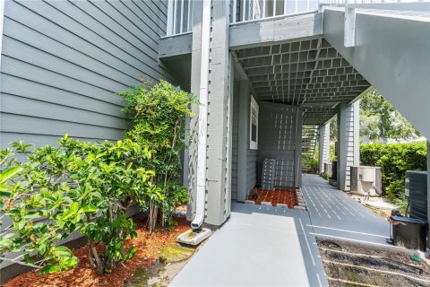 Copropriété à vendre à Tampa, Floride: 2 chambres, 98.48 m2 № 2206467 - photo 3