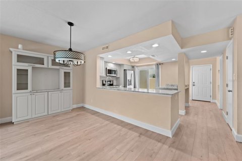 Touwnhouse à vendre à Tampa, Floride: 2 chambres, 129.13 m2 № 1856272 - photo 8